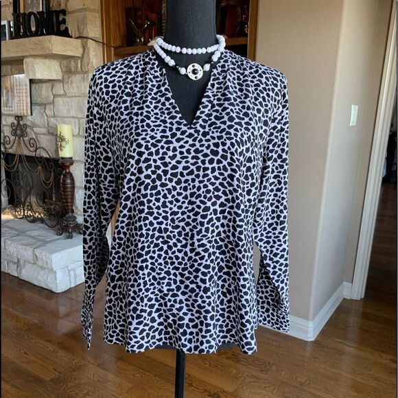 Vince‎ Camuto Animal Print Apparel Sheer Blouses - Picture 1 of 13